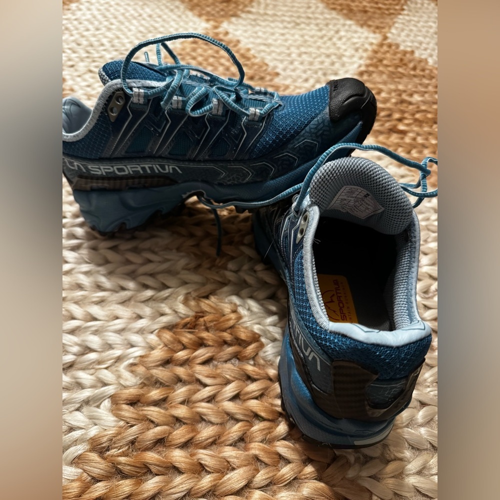 La Sportiva Ultra Raptor II Women Trail Running/ Hiking Shoe, 6